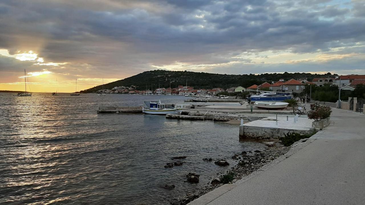 Apartmani Vukovic Kaprije Bagian luar foto
